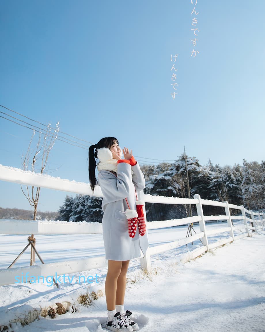 【2023-04-06】Getting more horny outside ❤️.m4v